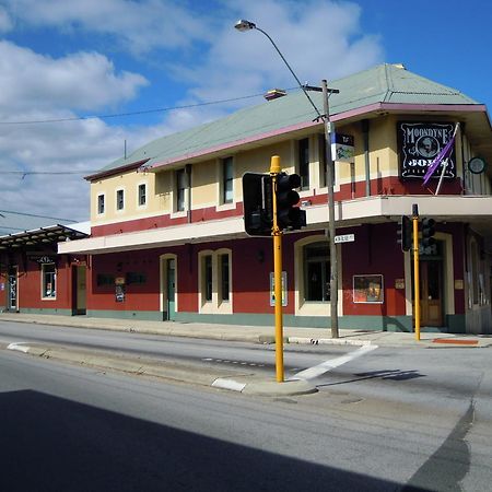 Hotel Moondyne Joe'S à Fremantle Extérieur photo